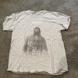 Taylor Swift Cream Short Sleeve Tee